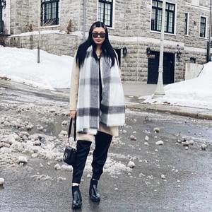 Meet your Posher, Laura